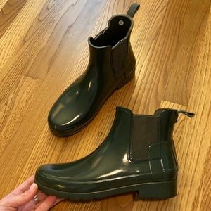 Women’s Refined Gloss Chelsea Boot